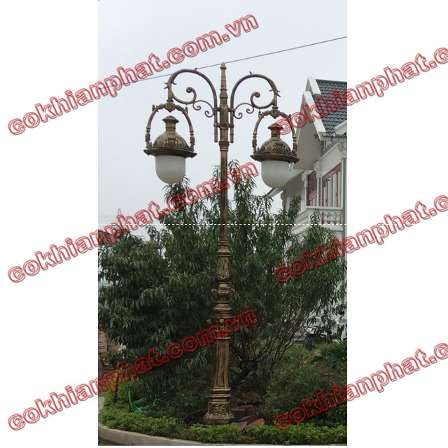 Cột Sư Tử đèn Nữ Hoàng